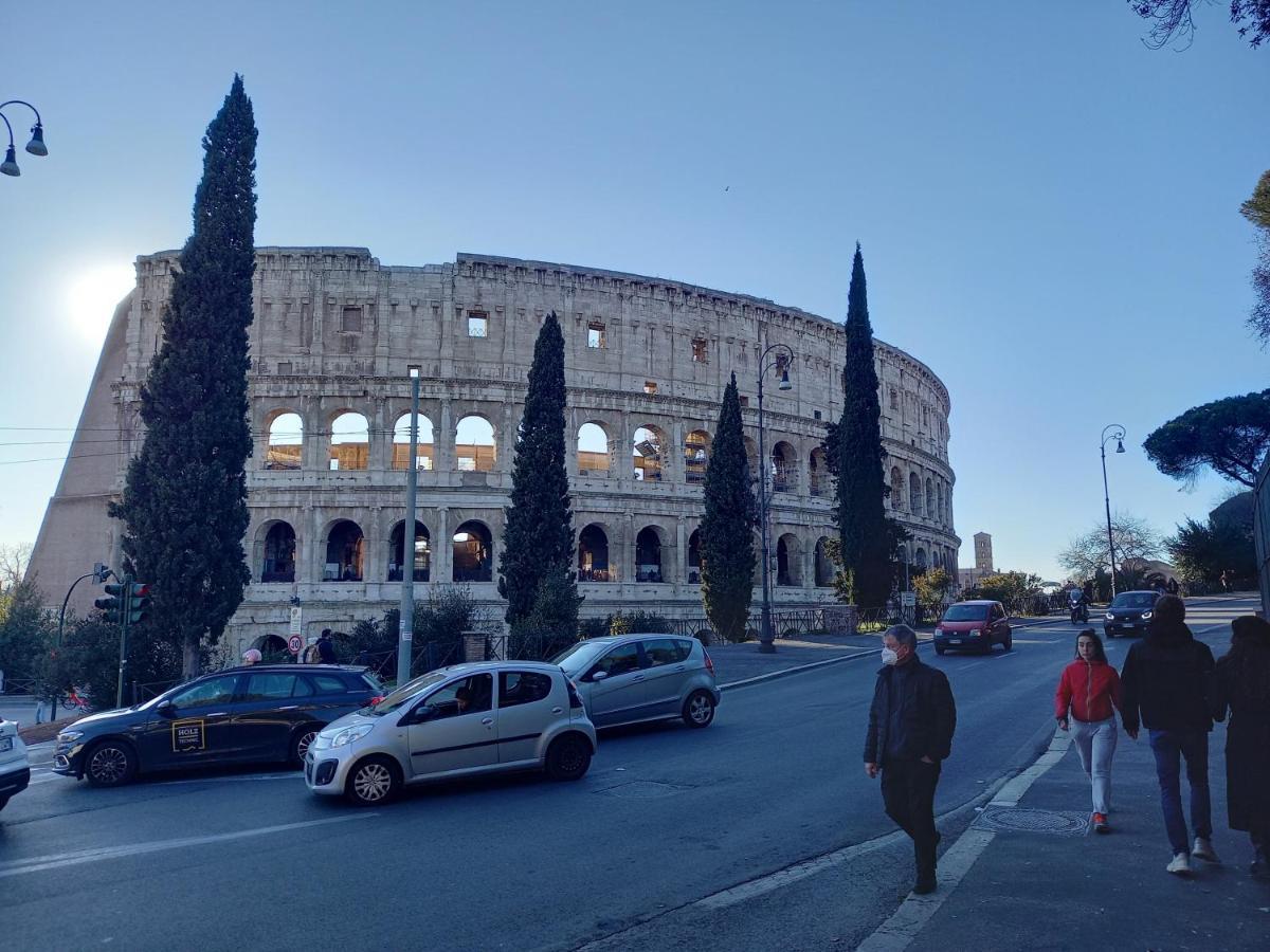 Colosseo Con Il Cuore Rome Exterior photo